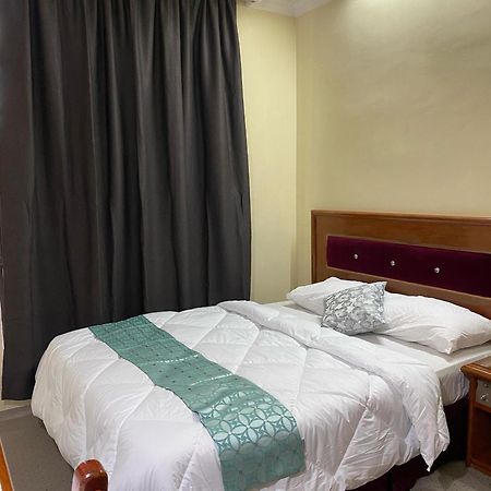 Suria Hotel Sdn Bhd Kota Bharu Buitenkant foto